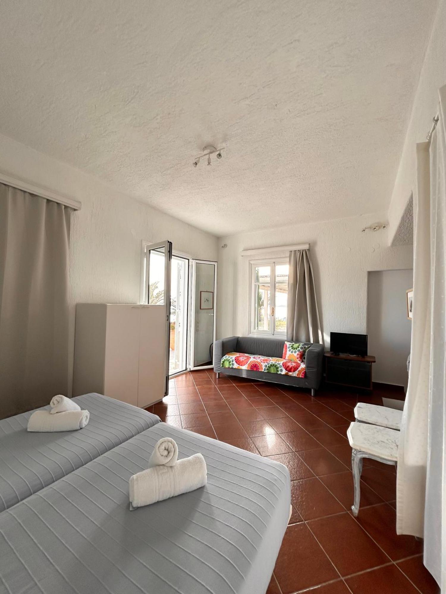 Fos Apartments Mykonos Agios Ioannis Diakoftis Bilik gambar